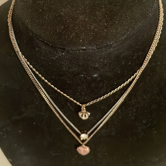 Triple strand gold tone necklace w/3-0.5” prong set Austrian crystal pendants - Picture 6 of 14